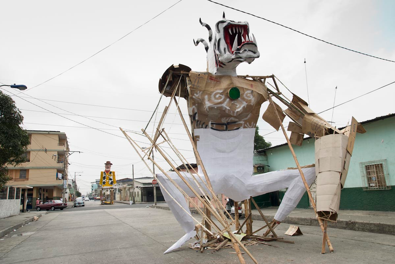 Illustration for article titled In Ecuador, insane giant sculptures of The Hulk and Hellboy invade on New Year's Eve